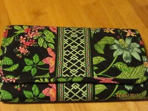 VERA BRADLEY BOTANICA QUILTED TRI FOLD PHOTO ALBUM HOLDS 40 PHOTOS RETIRED EUC - Picture 1 of 12