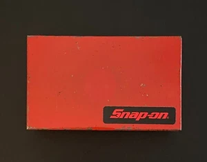 Snap-On Aufkleber auf einem MAC Werkzeugkoffer - Bild 1 von 5