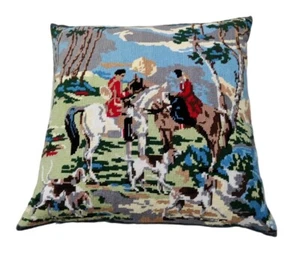 Almohada de punta de aguja escena de caza caballos perros gris terciopelo respaldo relleno de plumas - Imagen 1 de 14