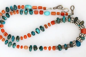 Collane con antico corallo rosso yemenita, turchese tibetano e perline in argento 925 - Foto 1 di 4