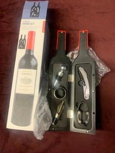 Kikkerland 5 Stück Weinset Stopfen, Weinring, Korkenzieher, Weinschlüssel etc... - Bild 1 von 3