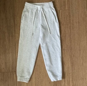 Lululemon Loungeful High-Rise Cropped Jogger hellgrau Gr. 0 - Bild 1 von 12