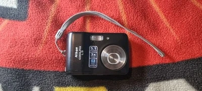 Nikon Coolpix L3 5.1MP Compact Digital Camera Black - Image 1 of 4