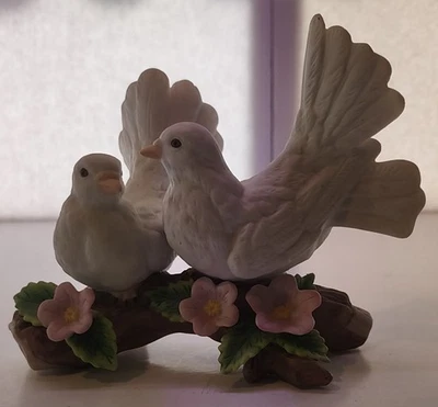 Винтажные домашние интерьеры фарфора белый ухаживания голубей фигурка 14530 мира любовь - Изображение 1 из 4