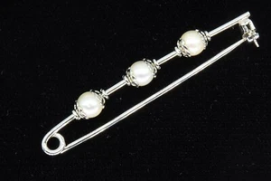 Estate 18K White Gold Vintage Pearl Pin Brooch 2.25" Long 4.8 Grams - Picture 1 of 4