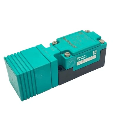 Pepperl & Fuchs Varikont M Inductive Analog Sensor 24VDC IA-8-M1K-I3 - Image 1 of 4