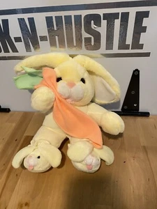 Vintage 10"" Commonwealth gelber Osterhase Kaninchen Karotte Lovey Hausschuhe Plüschtier - Bild 1 von 5