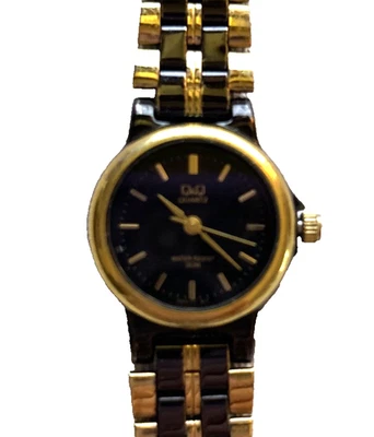 QQ Women's 8 3/4" Dualtone Watch Black Dial New Battery - Image 1 of 4