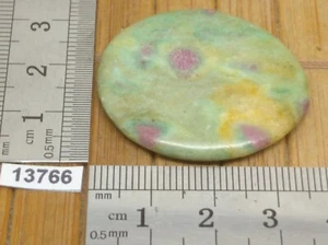 RUBIN auf FUCHSITE Rollstein Mineralien Lithotherapie Sammlung Reiki Pflege - Bild 1 von 2