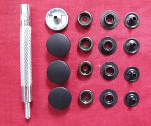 4 KIT DE REEMPLAZO DE PERNOS DE PRENSA NEGRO SATÉN PARA GERICKE RUKKA ALPINESTARS AKITO RICHA - Imagen 1 de 1