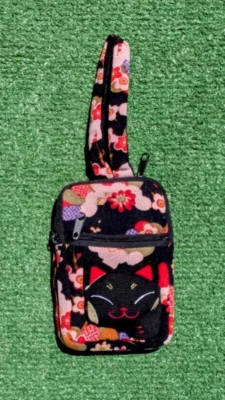 Bolso clutch compacto multiusos con flores asiáticas/gato negro manga de viaje nuevo sin etiquetas Foto 1 de 4
