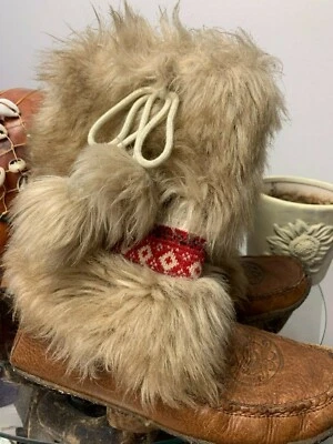 Juicy Couture nutmeg brown leather and fur moccasin boots with natural crepe gun - Image 1 of 4