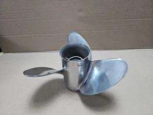 Yamaha 66K-45976-B0-00 Propeller 3 Blade 14-1/2" Diameter X 21 Pitch RH Rotation - Picture 1 of 6
