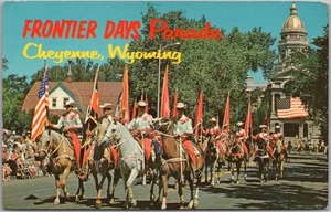 c1950s CHEYENNE Wyoming Postcard "FRONTIER DAYS PARADE" Street Scene / RODEO - Bild 1 von 2