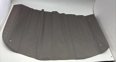 Серый чехол для багажника 2004 Pontiac Vibe - Изображение 1 из 4