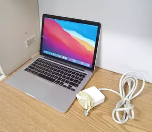 Apple MacBook Pro Retina 13" finales de 2013 (512 GB, i5 4.ª generación, 16 GB) *Desgaste de pantalla* - Imagen 1 de 15