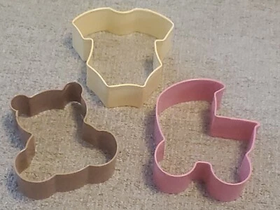 Lote de 3 - Cortadores de galletas de metal esmaltado Wilton temas surtidos Baby Shower Foto 1 de 4