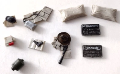 McFarlane THE WALKING DEAD Prisión Pasarela Bloque de Construcción Juego de Juguetes LOTE DE REPUESTOS Foto 1 de 3