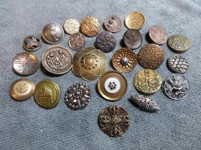 25 Vintage Antique Metal & Pierced Picture Buttons FLOWERS - Image 1 of 4