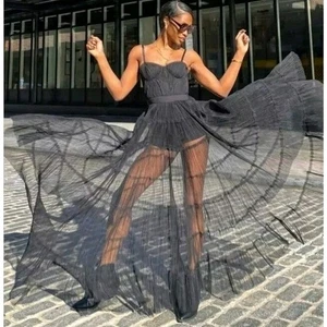 Maxi abito nuovo con etichette $695 Alice + Olivia nero Deena plissettato organza tule taglia 4 - Foto 1 di 20