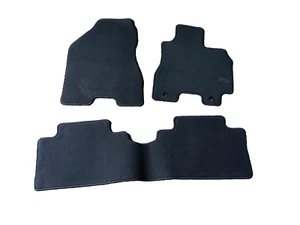 Hyundai Santa Fe 2005-2012 Floor Mats E8140-2E900 - Picture 1 of 6