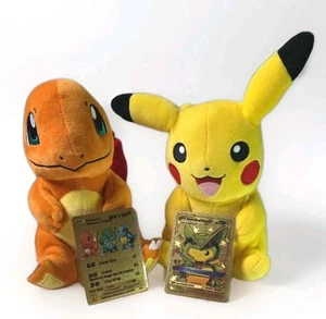 Peluche Pokemon più POPOLARE Pikachu & Charmander PELUCCHI + 2 CARTE FAN ART ORO. - Foto 1 di 13