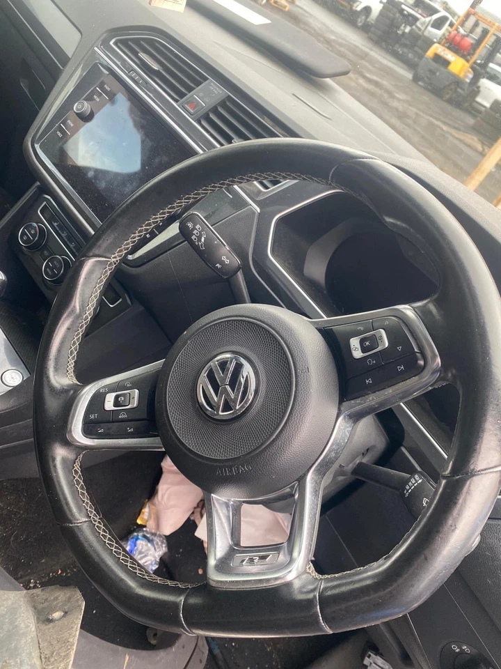 VW Tiguan R line 2018 steering wheel complete flat bottom multifunction - Image 1 of 1
