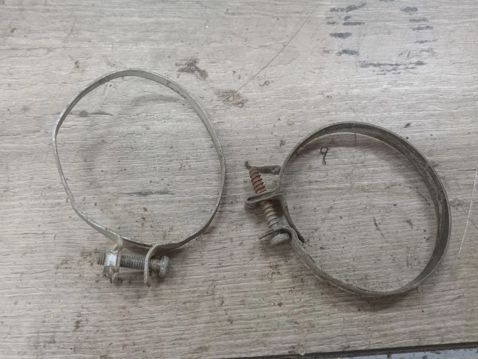 Suzuki TM 75 1975 abrazaderas de arranque de admisión de aire tm75 mini cross OEM original Foto 1 de 1