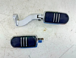 2005 HARLEY FLH ROADKING Passenger Foot Pegs Footpeg & Mounting Bracket - Picture 1 of 11