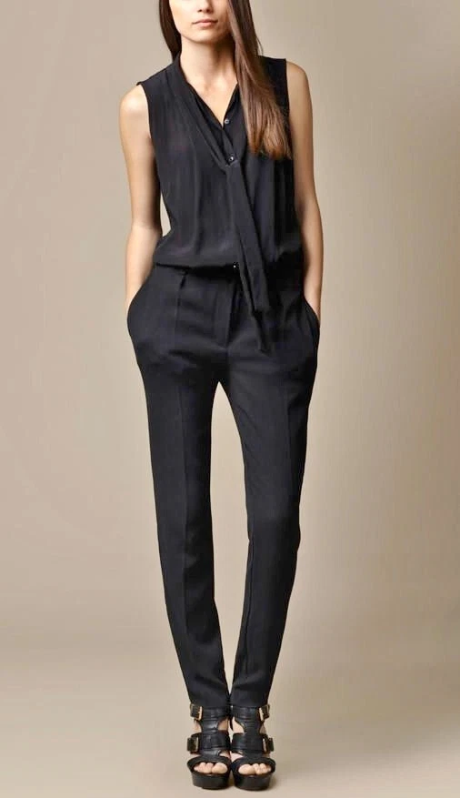 BURBERRY ~ Mono negro con línea de cuello lazo ~ talla: M; 44 * AUTÉNTICO Foto 1 de 4