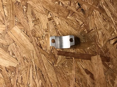 Abrazadera de manillar 99-07 NOS KTM 640 Adventure 59001038200 Foto 1 de 4