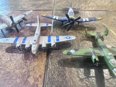 Lote de aviones de juguete diecast MAISTO  Foto 1 de 2