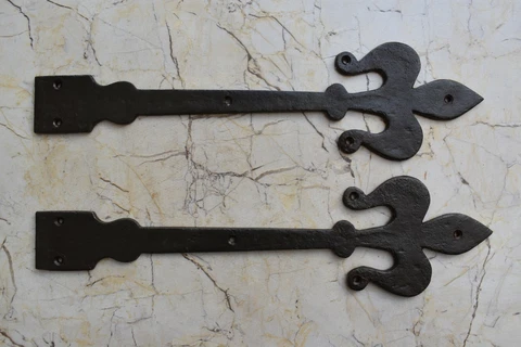 Vintage Cast iron gate door hinges Vintage french head barn rusty 2 pcs Cover