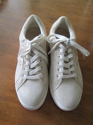 Vionic Winny Gold Metallic Leather Sneaker womans size 10 - Image 1 of 4