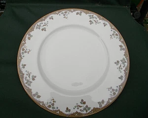 Plato de cena Royal Doulton LYNNEWOOD. Diámetro 10 5/8 pulgadas - Imagen 1 de 2
