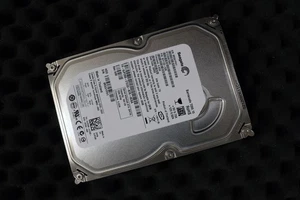 Seagate Barracuda 7200.10 160GB SATA 7200RPM ST3160815AS 9CY132-035 Fw: 4.ADA - Picture 1 of 1