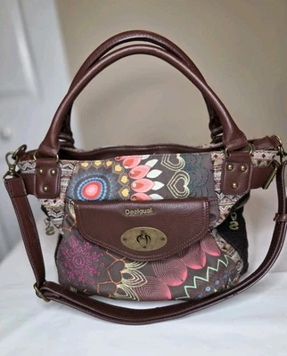 Bolsa tiracolo Desigual bordada floral fantasia boho grande satchel  - Imagem 1 de 4