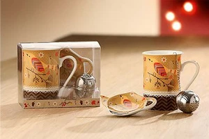 Tee-Set dreiteilig Teetasse Tee-Ei Schale Porzellan Vogel Beere Geschenk Gilde - Bild 1 von 1