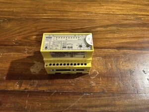 Bender RCMA471LY residual current monitor - Picture 1 of 3