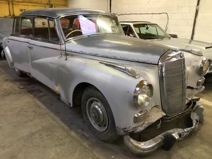 1960 MERCEDES-BENZ 300 D AUTO LIMO EX ROYAL FAMILY FOR FULL RESTORATION - Picture 1 of 12