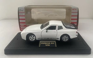 Majorette escala 1:24 Porsche 944 Turbo 1986 blanco 4201 coche modelo diecast sin usar, en caja - Imagen 1 de 15