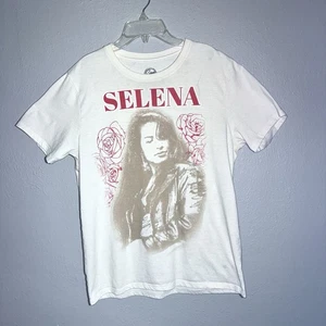 SELENA QUINTANILLA T-Shirt Beige Grafik Queen of Tejano Musik Latin Pop M - Bild 1 von 9