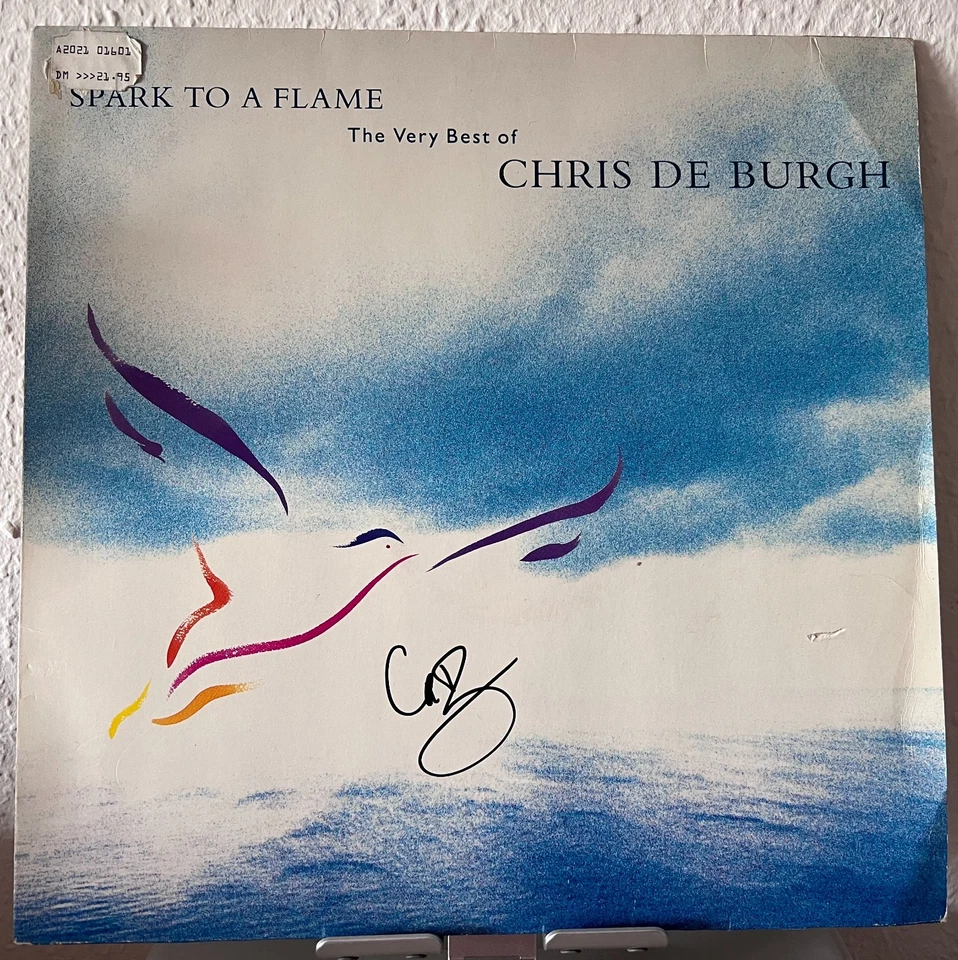 ORIGINAL Autogramm von Chris de Burgh . VINYL 12". 100% ECHT. "SPARK TO A FLAME" - Bild 1 von 1