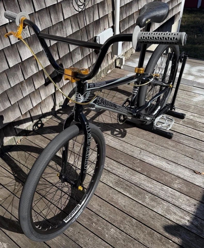 Flyer Floval 2025 con componente Bullseye actualización ¡Como nuevo!  HUTCH SE RACING GT Foto 1 de 4