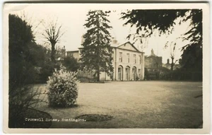 CROMWELL HOUSE, HUNTINGDON - Cambridgeshire, Huntingdonshire Postcard - Picture 1 of 2