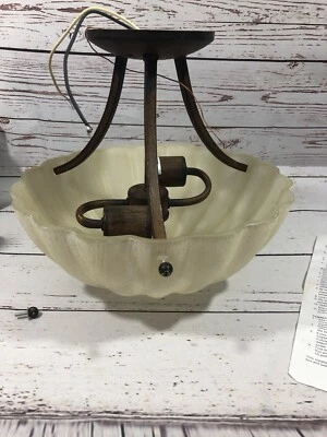 Accesorio de techo de inspiración vintage entrada pasillo acabado bronce frotado con aceite Foto 1 de 4