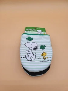 Peanuts New Best Brands Snoopy 2022 Saint Patrick's Day Mini Hand Mitts 2 Pk - Picture 1 of 8
