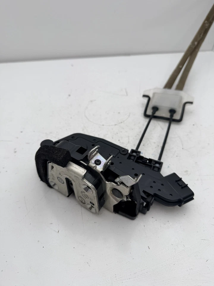 Infiniti G37 G35 2008-2013 sedán delantero derecho cerradura puerta derecha pestillo actuador OEM Foto 1 de 4