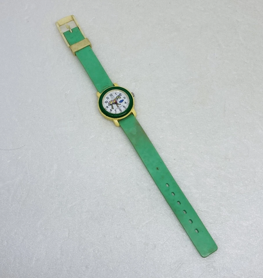 Vintage Q&Q Quartz Watch Kids Women 25mm Giraffe Green Art Japan Movement 6 - Image 1 of 4