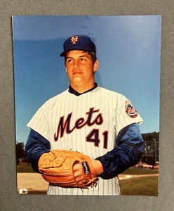 TOM SEAVER 8x10 UNSIGNED PHOTO FILE LICENSED PHOTOFILE NEW YORK METS REDS RARE - Picture 1 of 1